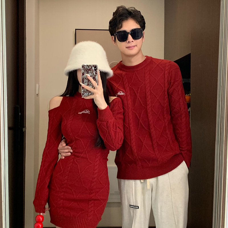 인생의 해 커플이 당신의 원피스 원피스 내 원피스 슬림 핏 틈새 디자인 센스 레드 스웨터 크리스마스 패션 브랜드 숄더 오프 니트 스웨터