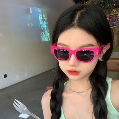 简约时尚方形太阳镜多巴胺潮流装饰遮阳镜女夏季户外百搭防晒墨镜