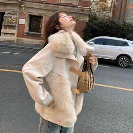 高级设计感大毛领皮毛一体羽绒服2025新款女秋冬环保皮草拼接外套