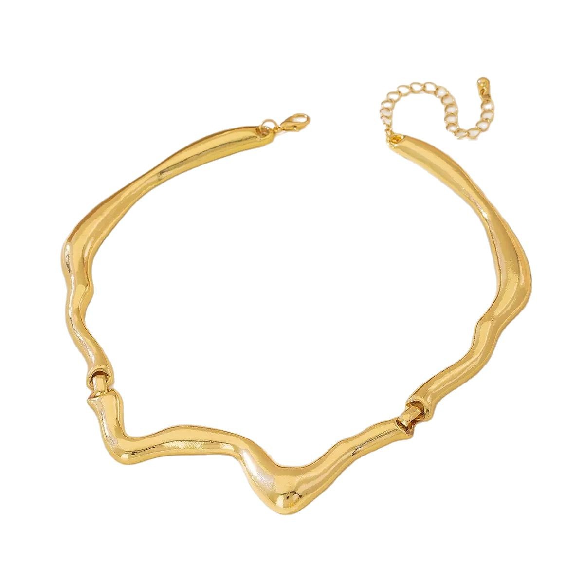 Europa y América de moda transfronteriza personalidad exagerada de metal pesado de Oriente Medio irregular dorado collar de mujer ondulada