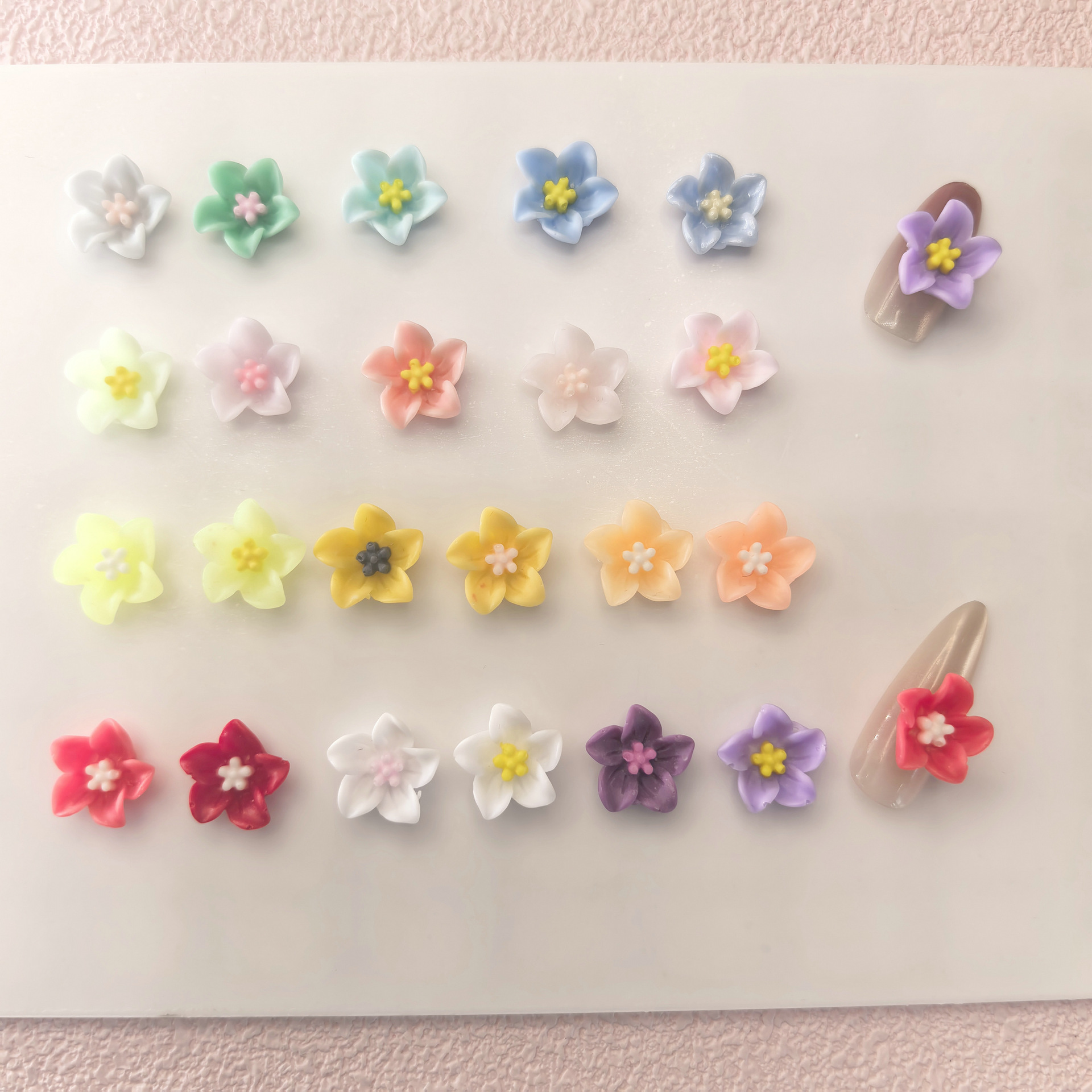 树脂配件新款百合五瓣花美甲DIY手机壳奶油胶发夹发饰配件批发