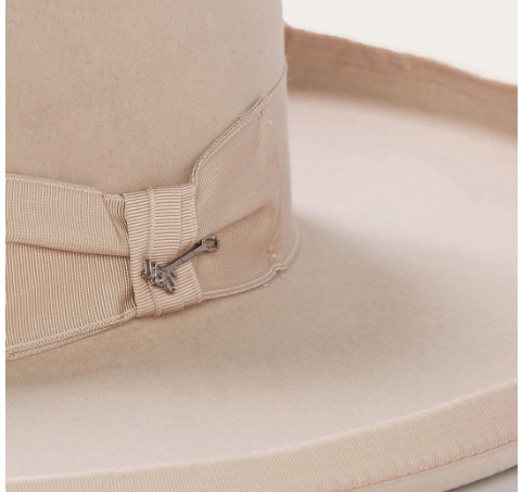 Ny fransk top i beige uld_voghion.com