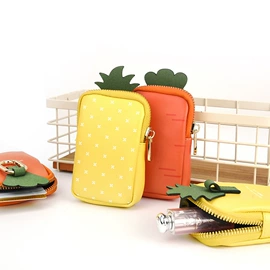 钥匙扣及钥匙扣配件;钥匙扣;卡包卡套