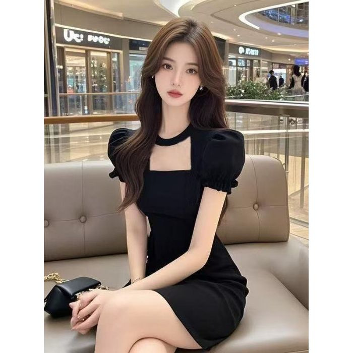 法式赫本风黑色方领泡泡袖连衣裙女小众设计高级感收腰显瘦包臀裙|undefined