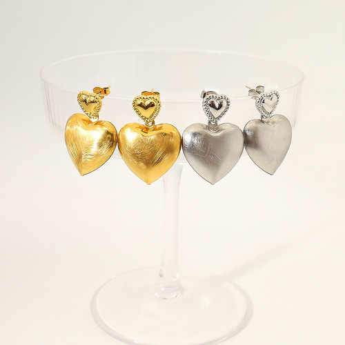 Hollow heart earrings for women, titanium steel, real gold plated, non-fading, European and American fashion, handmade brushed metal love earrings