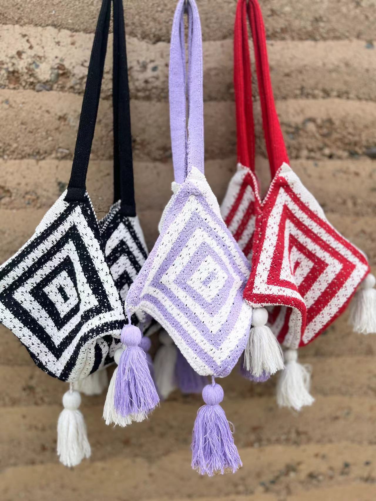 Song Xi's same style zongzi bag ~~ Knitted Chiang Mai zongzi bag single-shoulder bag with two patterns in stock. Close your eyes and purchase undefined