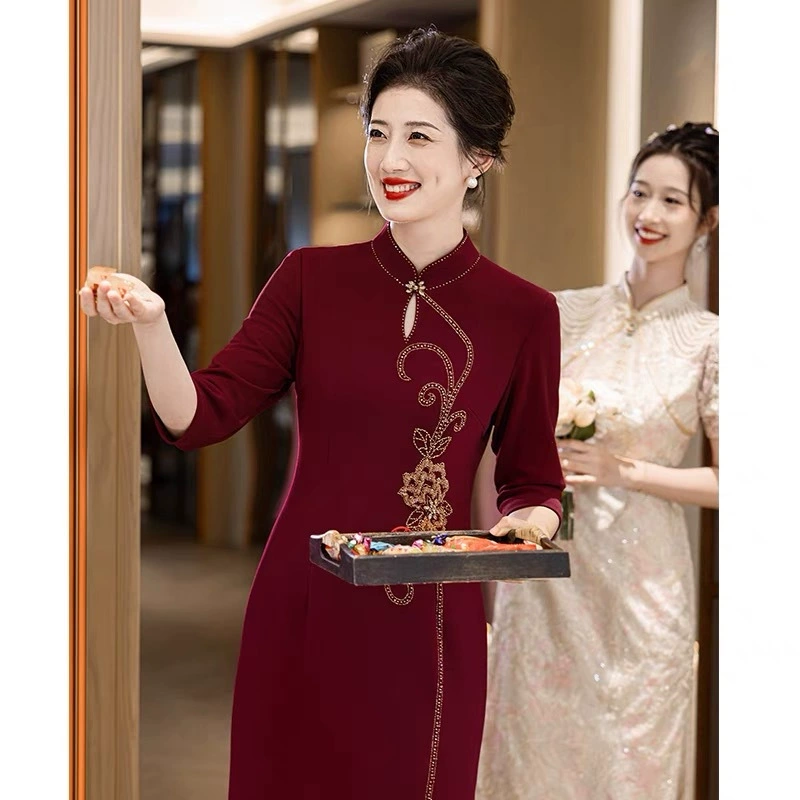 Свадебный костюм благородной мамы зимний темперамент