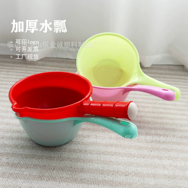 Старомодная бытовая пластиковая ложка для воды, утолщенная кухонная ложка для полива растений, устойчивая к высоким температурам, коммерческая глубокая ванна с длинной ручкой.