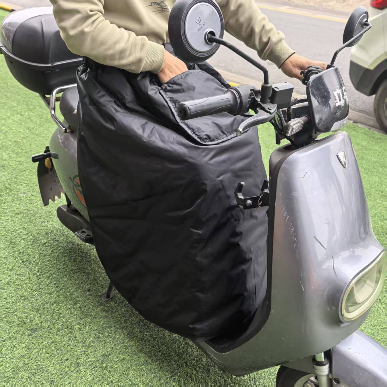New Electric Vehicle Windproof Skirt Leg Warmers Winter Knee Warmer Fleece-Lined Electric Scooter Thickened Waterproof Windproof Cover