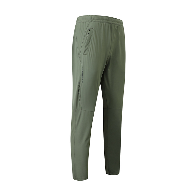 Pantalones casuales de seda helada para hombre, pantalones deportivos finos de verano de talla grande, pantalones casuales versátiles y modernos de corte ajustado para hombre.