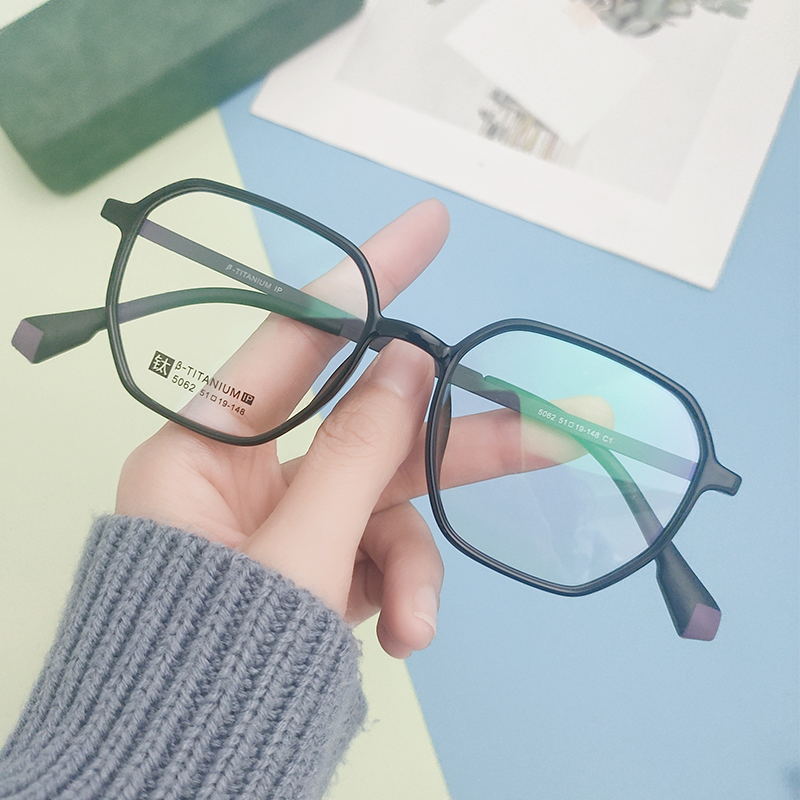 C1-black frame