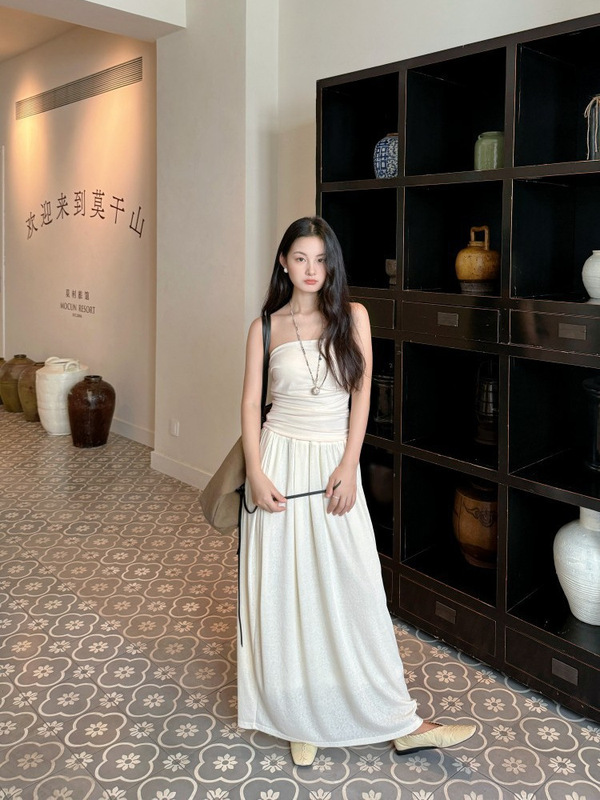 DIGM | 2025秋季极简高级感肌理感褶皱弹力抹胸连衣裙女A09181|undefined