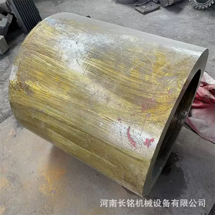 新型建筑机械设备对辊式破碎机配件采矿山耐磨辊皮制砂机锤头衬板