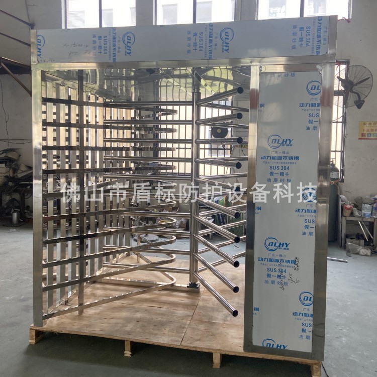 双门进出智能封闭式滚闸门 喷涂颜色全高闸 双门进出智能封闭滚闸