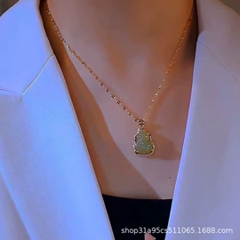 项链;耳环;耳钉