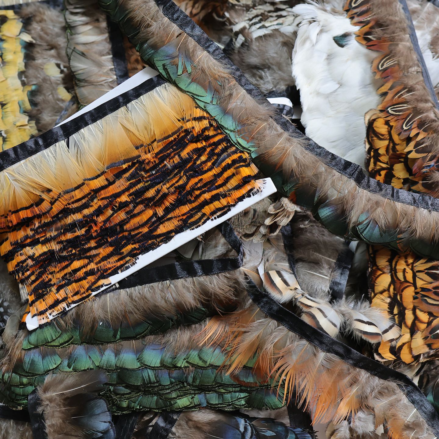 批发野鸡羽毛布边 diy小羽毛裙边服装辅料装饰婚庆花边羽毛配件