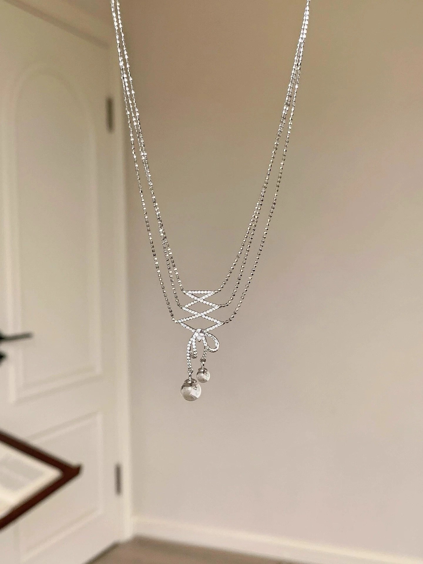 Silver Bowknot Beaded Necklace Elegant Transparent Collarbone Chain_voghion.com