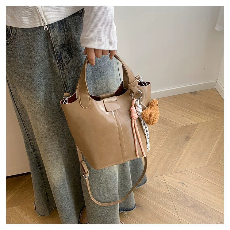 Purse, polyurethane retro shoulder bag for leisure