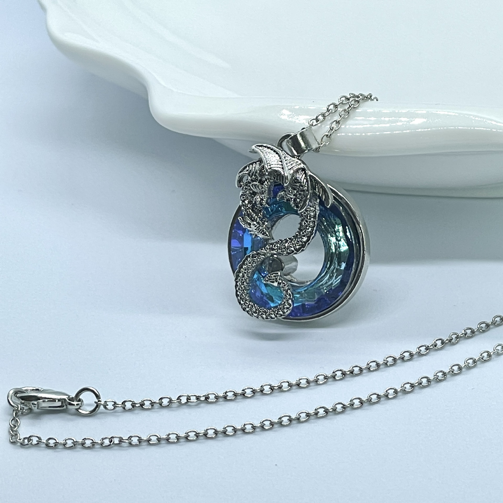 Collana con ciondolo a forma di drago colorato e fresco, alla moda e versatile, accessorio per gioielli da donna, regalo di compleanno_voghion.com