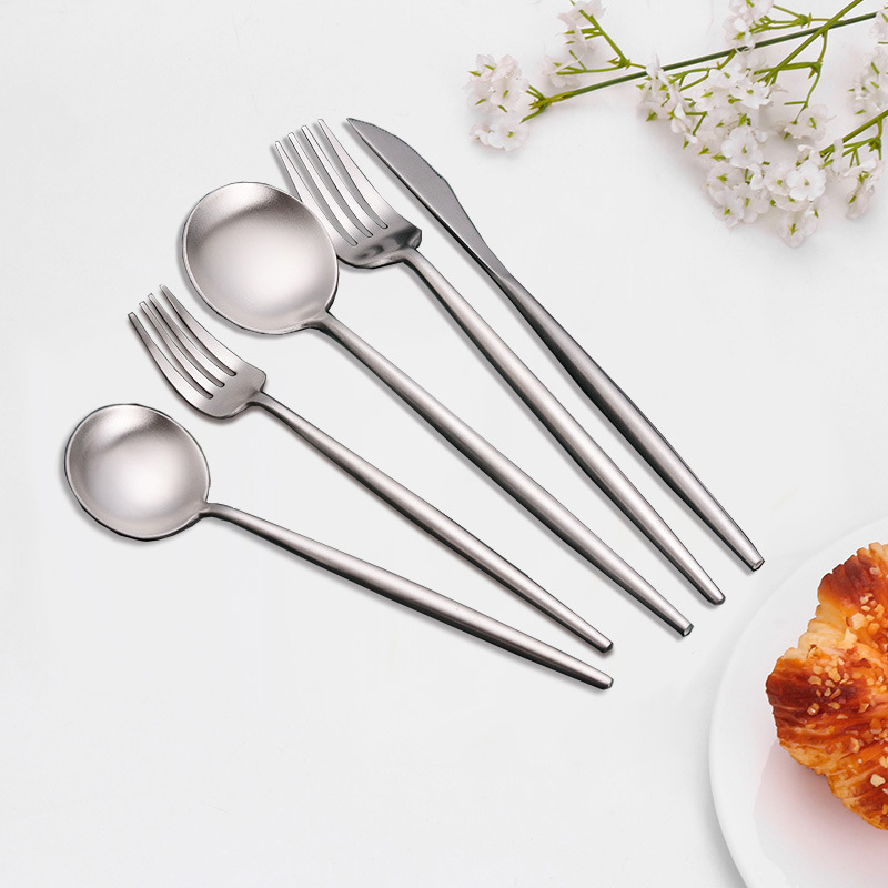 Suministro transfronterizo de Portugal cuchillo de lijado, tenedor y traje de cuchara Cuchara y tenedor de postre de acero inoxidable de estilo occidental de 5 piezas Cuchillo y tenedor