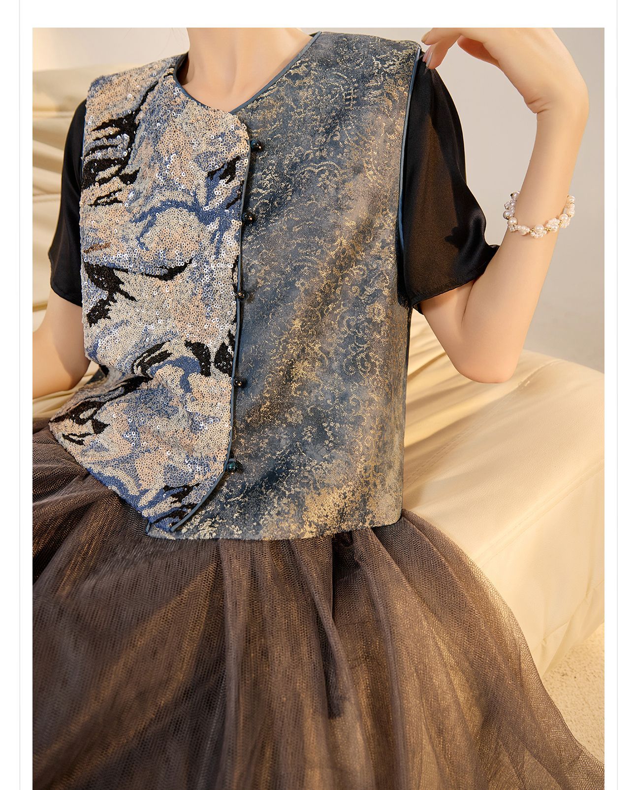 Áo vest nữ phong cách Trung Hoa mới 2026, thiết kế thêu sequin, chất rayon sang trọng — Đen, Màu huyền ảo, Xanh lam chi tiết 15