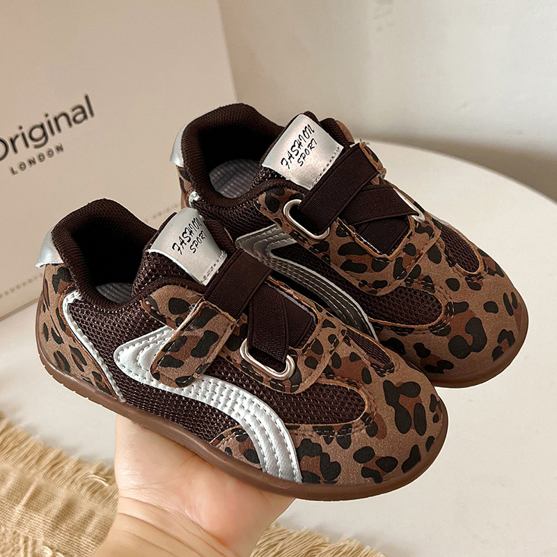 Zapatos de entrenamiento de leopardo para niños 2026 verano niñas estilo retro Gump zapatos de moda para niños grandes zapatos casuales versátiles image 7