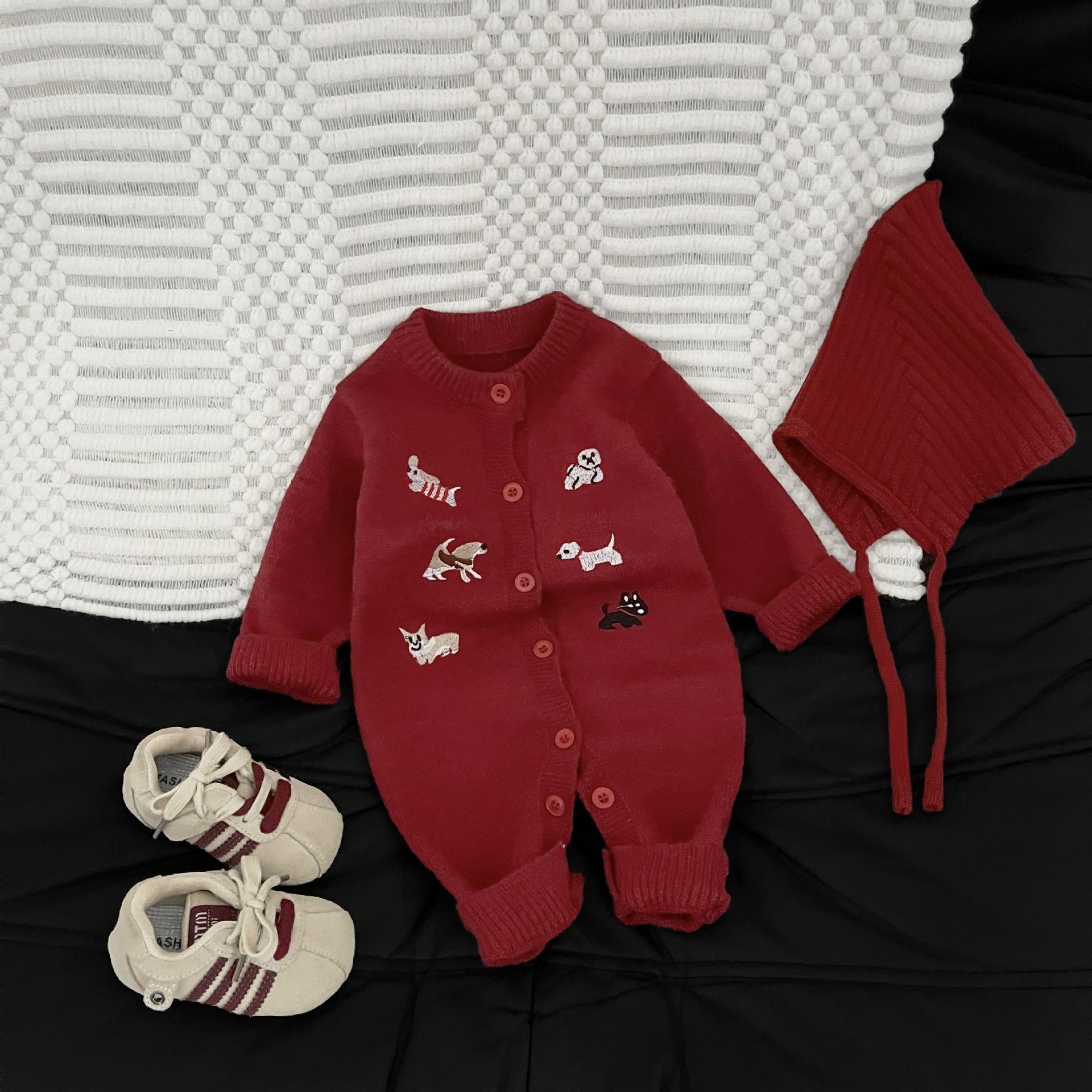 Suéter rojo de invierno de Año Nuevo bebé pequeño mes de edad extranjero bordado camiseta de punto camiseta de luna llena