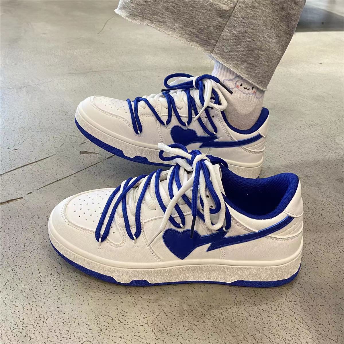 春季風情侶愛心克萊因藍綁帶運動鞋休閒原宿街拍chic徳訓板鞋男女