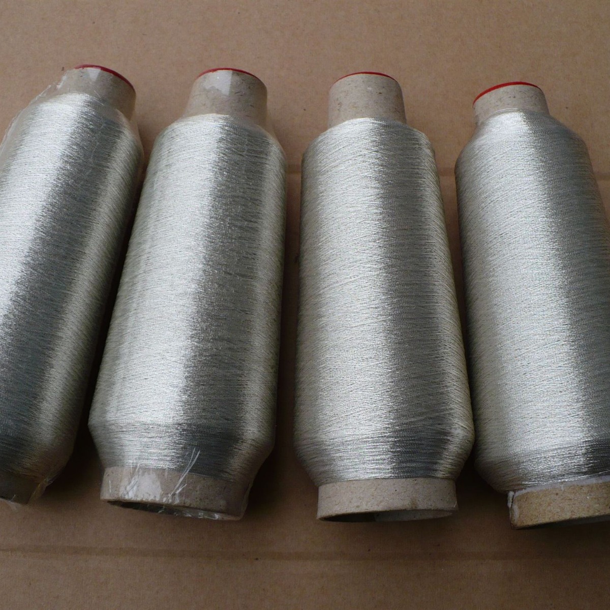 纯色金丝纱线亮黑丝和黑色涤纶长丝交缠银纱线交叉白丝捻银纱线