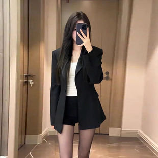 ���ź�ɫС���b����Ů�����¿�Еr�К��|�ٴ����eС����