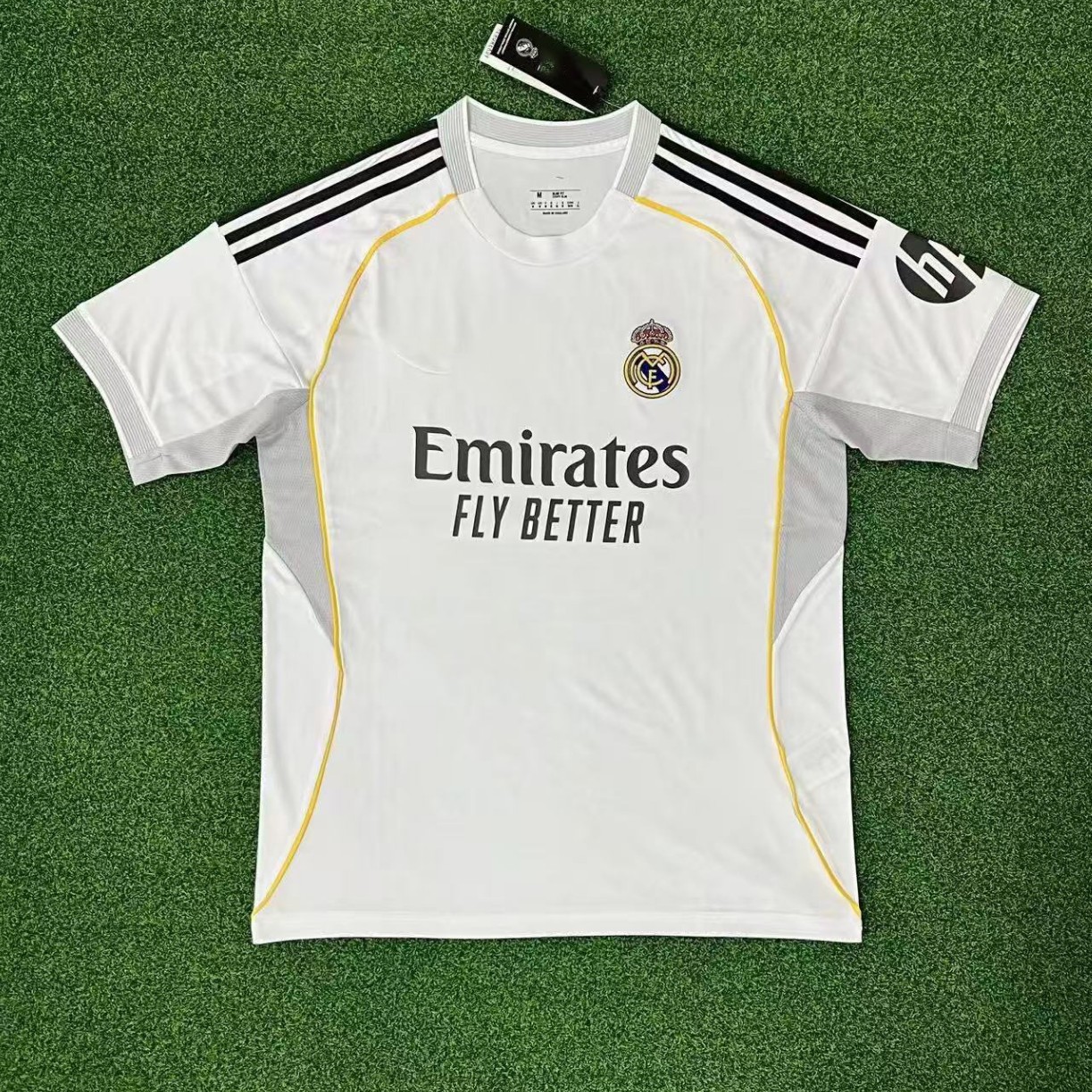 2026 Real Madrid 10 Mbappé 7 Vinicius 5 Bellingham casa y fuera camiseta de dos visitantes