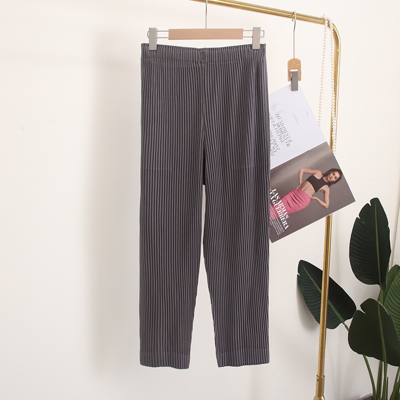 Sanzhai pants women's cropped pants 2023 Summer new loose pants straight pleated wide-leg pants pleated draping casual pants