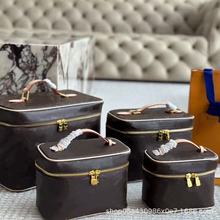 ΚW׃ɫƤữyŮӳռ{Ůͬ