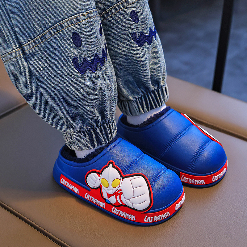 Zapatillas de algodón para niños Ultraman invierno 2024 nuevas bolsas para niños y niñas zapatos de algodón de peluche para niños pequeños