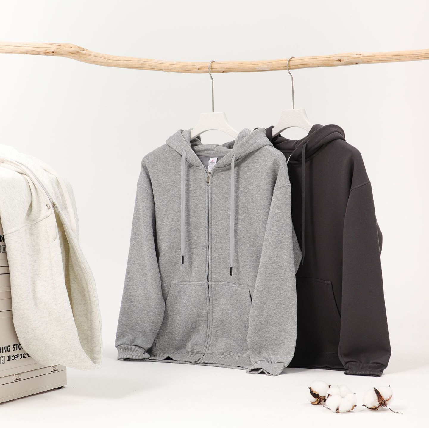 2024 autumn and winter new 400g heavy silver fox velvet hooded zipper sweater men's solid color fleece-lined sweater coat wholesale