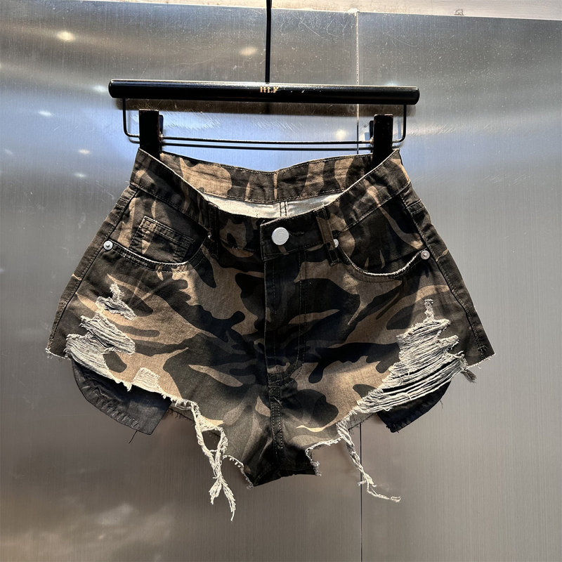 American-style camouflage ripped vintage raw edge denim ultra-short shorts for women, 2026 summer thin low-waist hot pants for trendy girls American-style camouflage ripped vintage raw edge denim ultra-short shorts for women, 2026 summer thin low-waist hot pants for trendy girls