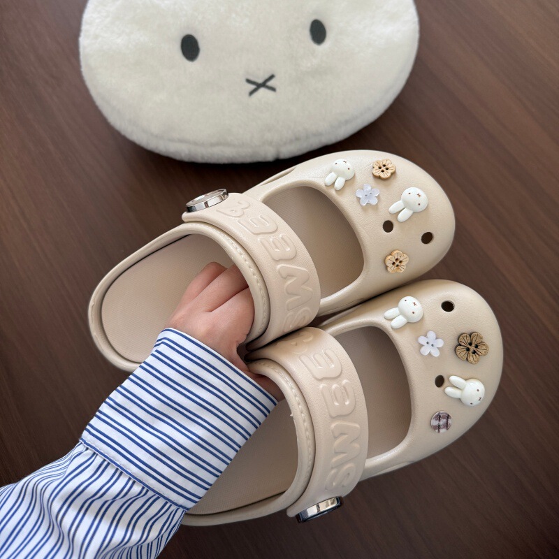 New soft and cute healing-style thick-soled clogs for women, niche and simple, suitable for summer outdoor wear, gentle and versatile slip-on sandals New soft and cute healing-style thick-soled clogs for women, niche and simple, suitable for summer outdoor wear, gentle and versatile slip-on sandals