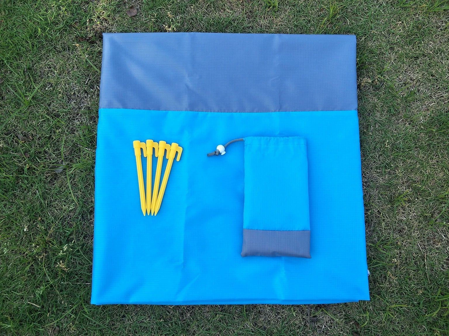 Beach folding handheld waterproof floor mat for camping, increased thickness