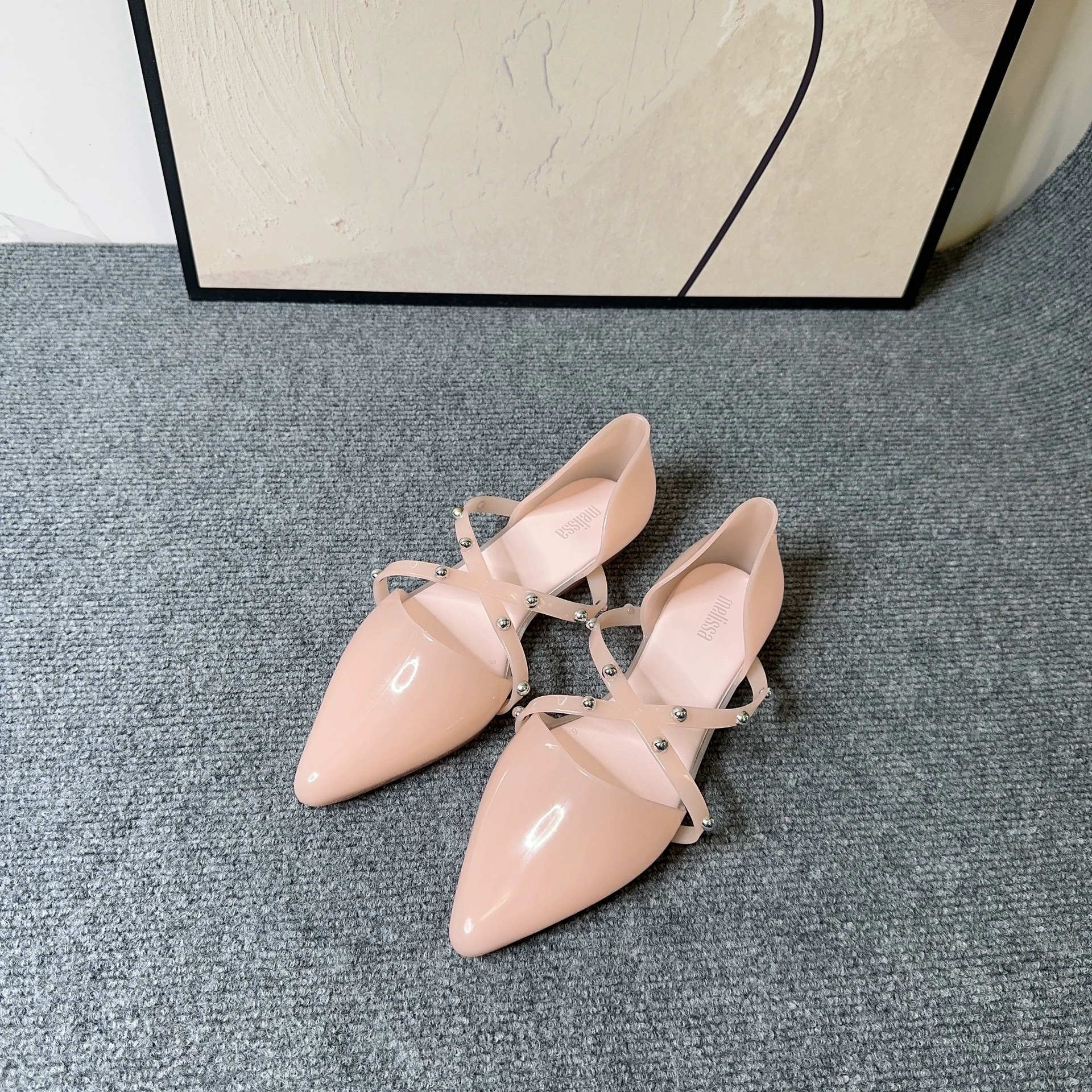 Round beads, sandals with bow, (Physicals)