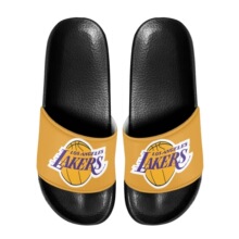 ����ѷNBA��ɼ�����˶�ͼ����Ь�� ��LOGO�ļ����ϾӼ�һ����Ь