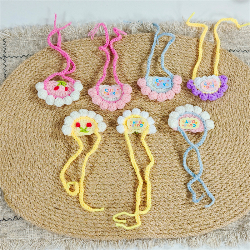 Cute Holiday Atmosphere Photo Decoration DIY Plush Doll Cute Yarn Crochet Drool Bib Accessories