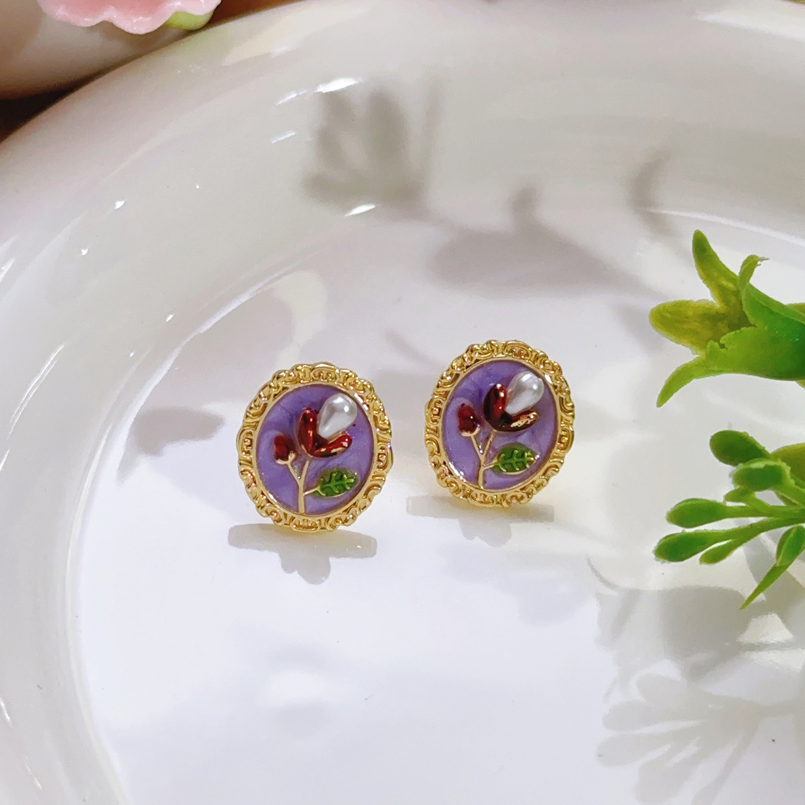 Pendientes de perlas Zhuji, temperamento blanco francés, pendientes antiguos, desplazamientos diarios, lujo ligero, joyería de orejas de alta gama al por mayor