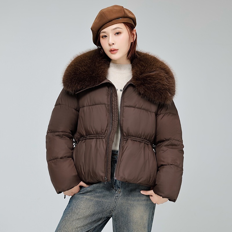 Short down jacket for petite women with large fur collar, waist-cinching, zipper front, fluffy and simple, stylish for winter