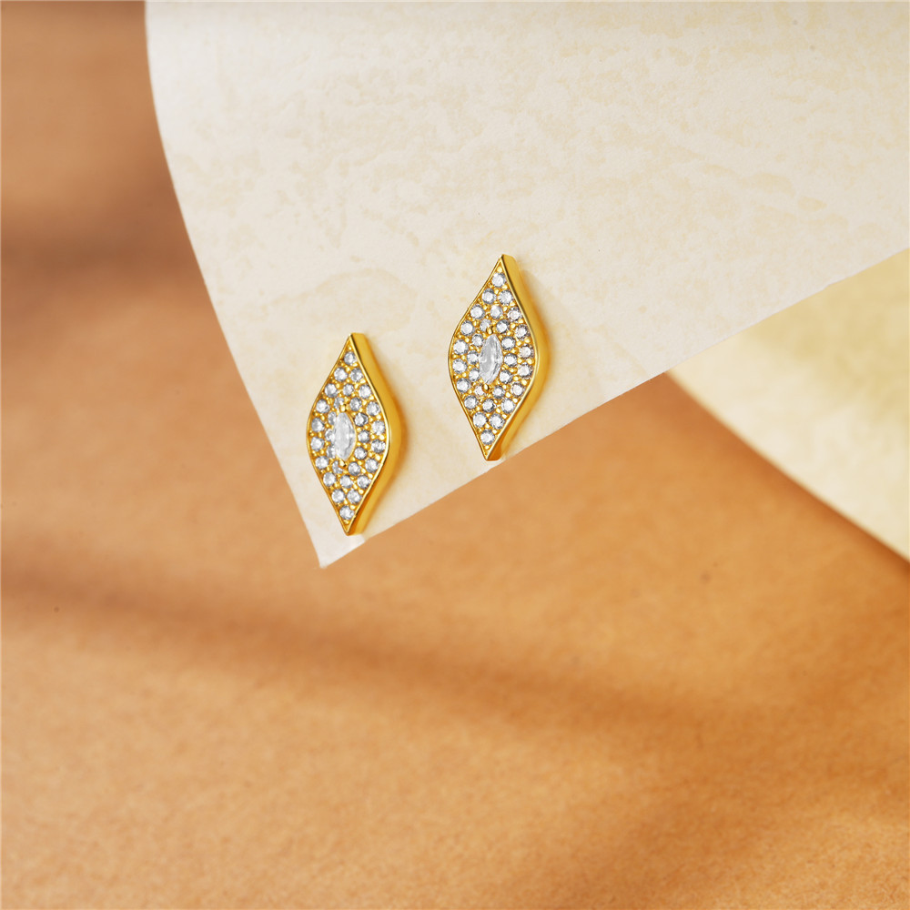 4g Weight 925 Sterling Silver Ear Needle Material Zircon Inlay Material Ear Studs Classification 1 Pair Quantity Holiday, Daily Occasion 925 Sterling Silver Material Heart Shape Pattern Women's Gender Plating Design Elegant, Simple Style Style 1 Pair 925 Sterling Silver Zircon Heart Shape Ear Studs 21