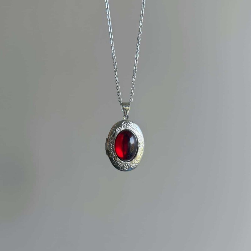 Vintage Gothic Ruby Crystal Romantic Victorian Style Oval Pendant Sweater Necklace Photo Box Vintage Gothic Ruby Crystal Romantic Victorian Style Oval Pendant Sweater Necklace Photo Box