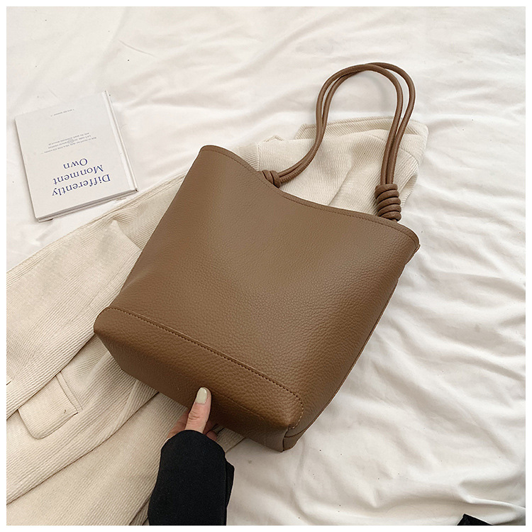 Einfache trendige große Kapazität Eimer 2024 neue Pendler Mutter und Kind modische Textur Frauen einzelne Schulter_voghion.com