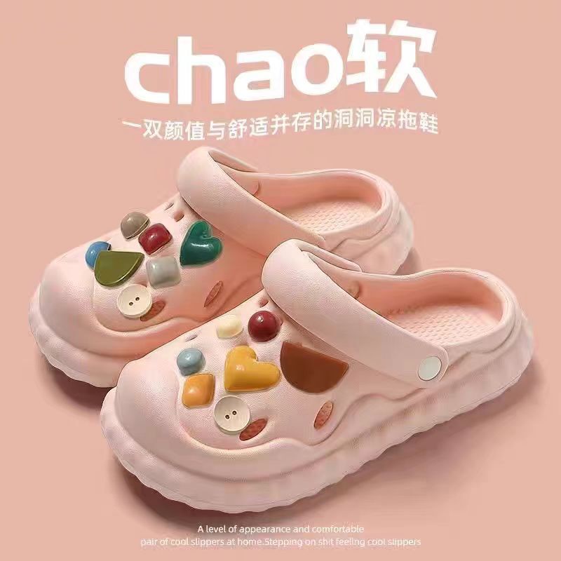 Trendy Women's Clogs for Summer, Suitable for Outdoor Wear, Casual and Versatile, Nurse-Friendly, Beach, Closed-Toe, Slip-On, Stylish for Women