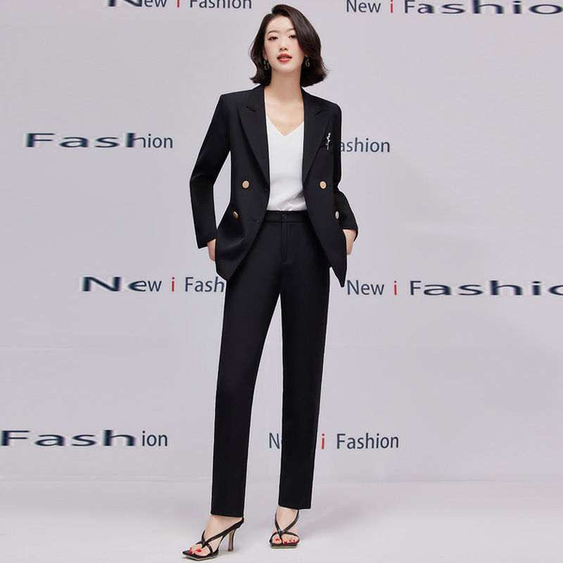 ChicShe 2023 Primavera ed Estate Nuovo Abbigliamento Professionale Donna Moda Doppiopetto Completo Bianco Estetista Colletto Bianco_voghion.com