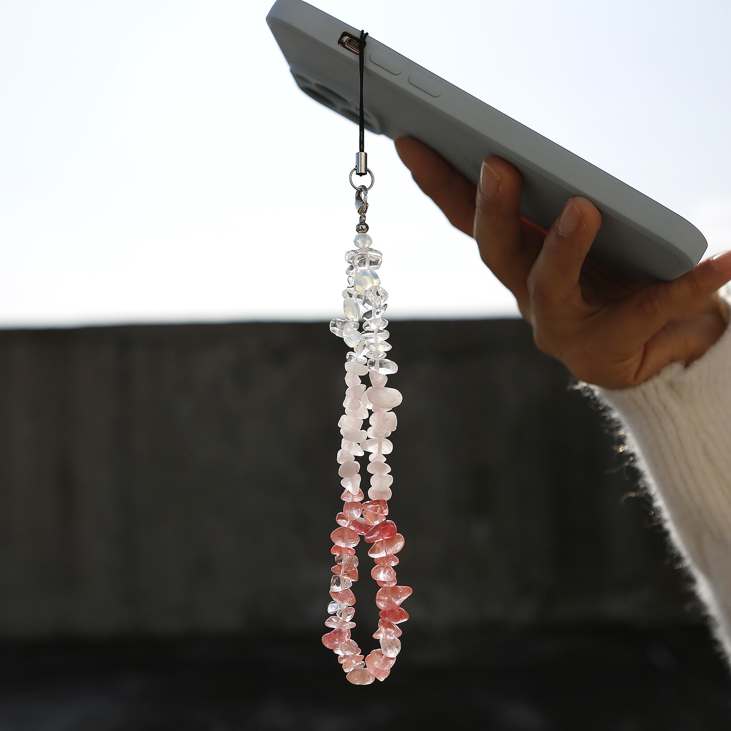 Cordón de teléfono móvil personalizado de cristal natural INS Cadena de teléfono móvil tejido a mano creativo con cuentas de grava Cordón de teléfono móvil