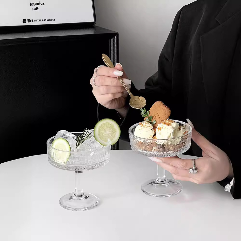 Inswind de alto valor en relieve de pie alto vidrio taza de helado taza de postre taza de bocadillos taza de yogur taza de cóctel
